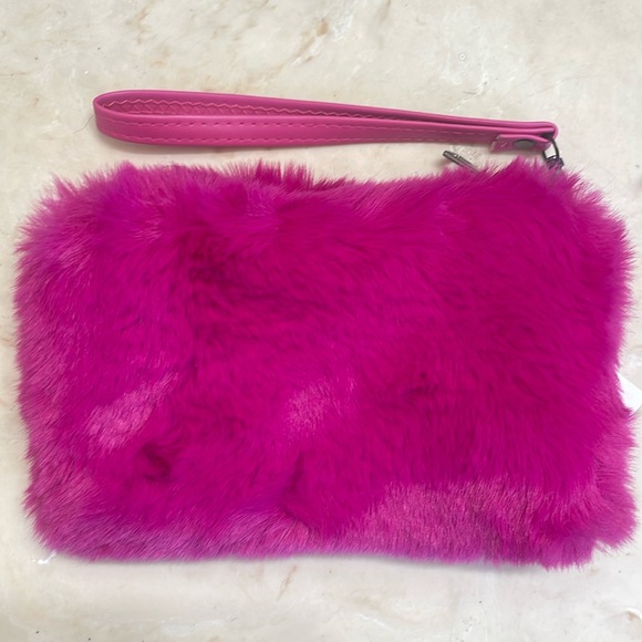 Faux Fur Wristlet - Picture 2 of 3